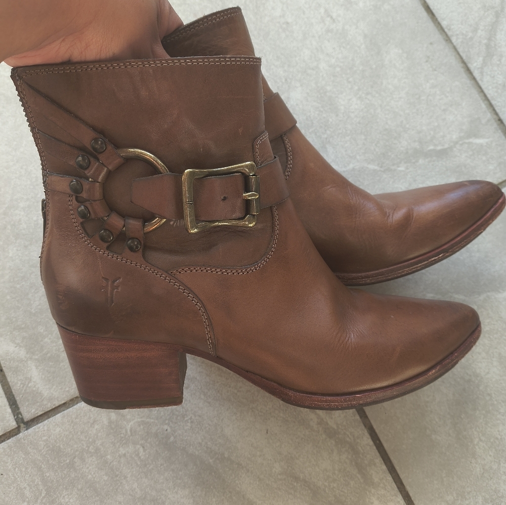 FRYE Zoe Ring Cognac Brown Leather Harness Boots Women's 7 - Picture 4 of 11